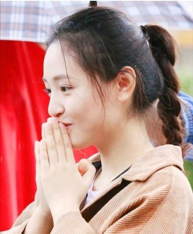 吴倩的幼态感从何而来?_双眼皮_眼睛_时候