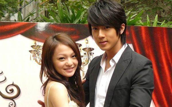 剧中张韶涵饰演小麦,吴尊饰演南宫瑾,二人从互相看不对眼,到最后的