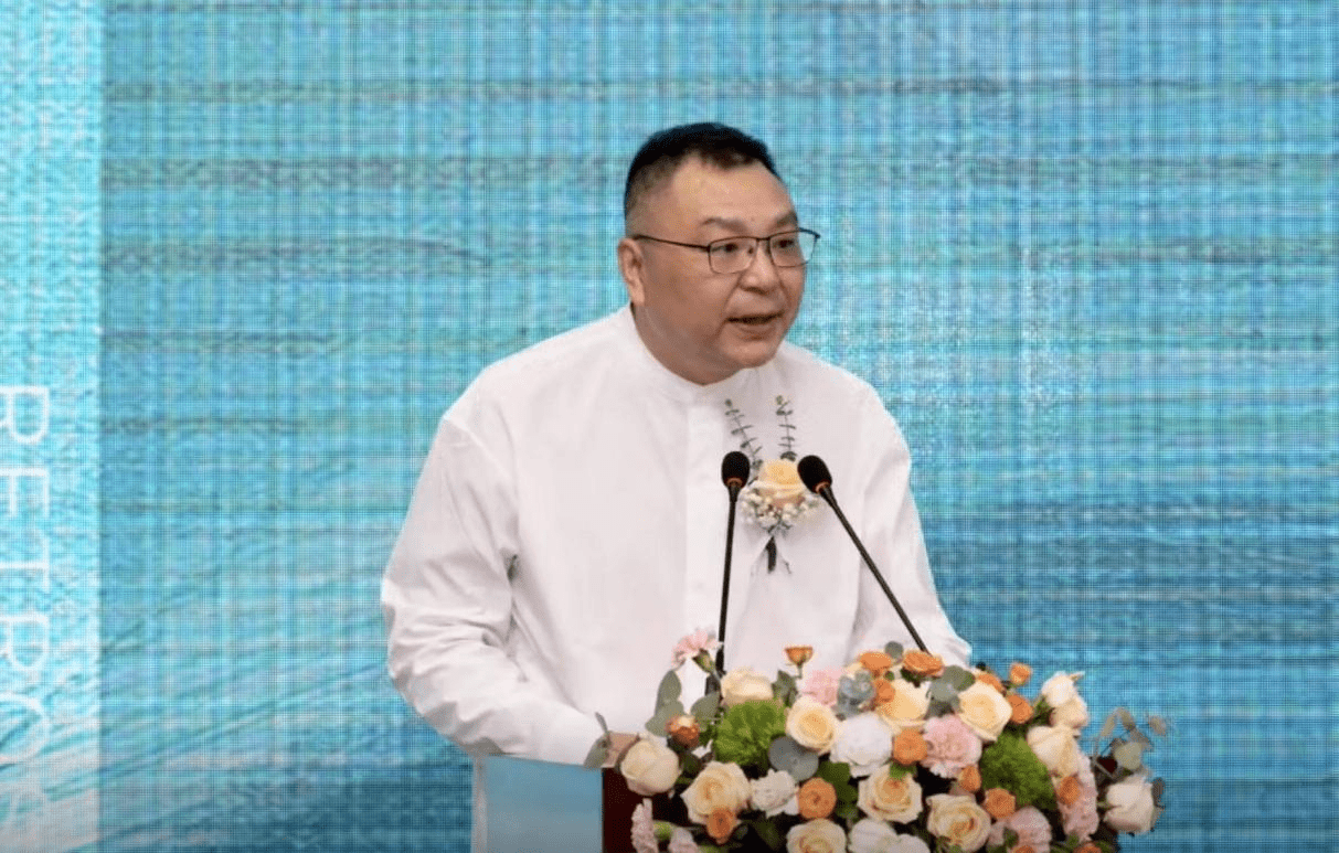 校长,云南经贸外事职业学院设计艺术学院院长,四川理工学院成都美术