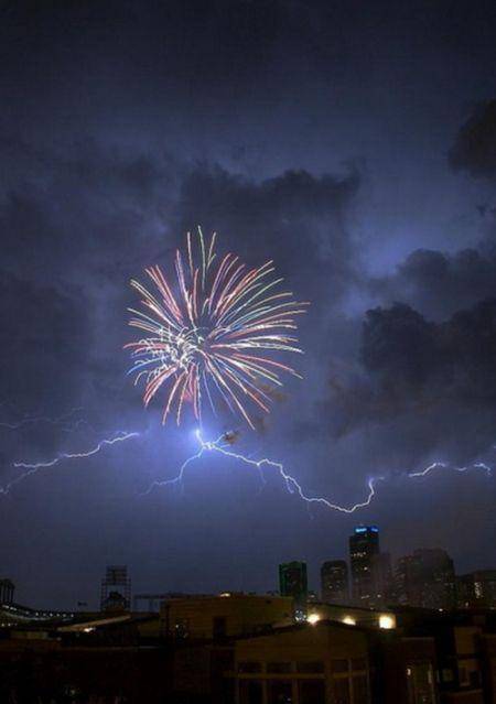鲸鱼洗脸麻雀跳远冲击波惊喜的时刻被海浪吹走没事别惹牛别人都在水上