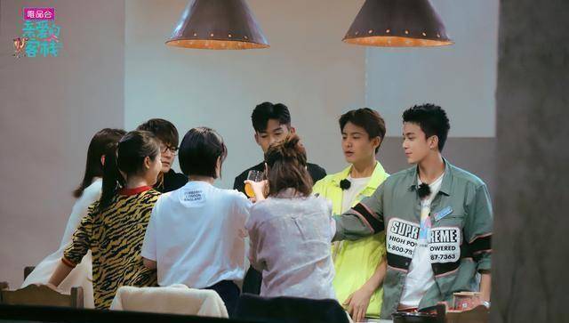 吴磊张翰阚清子都斗起来了,因为一点点小事!