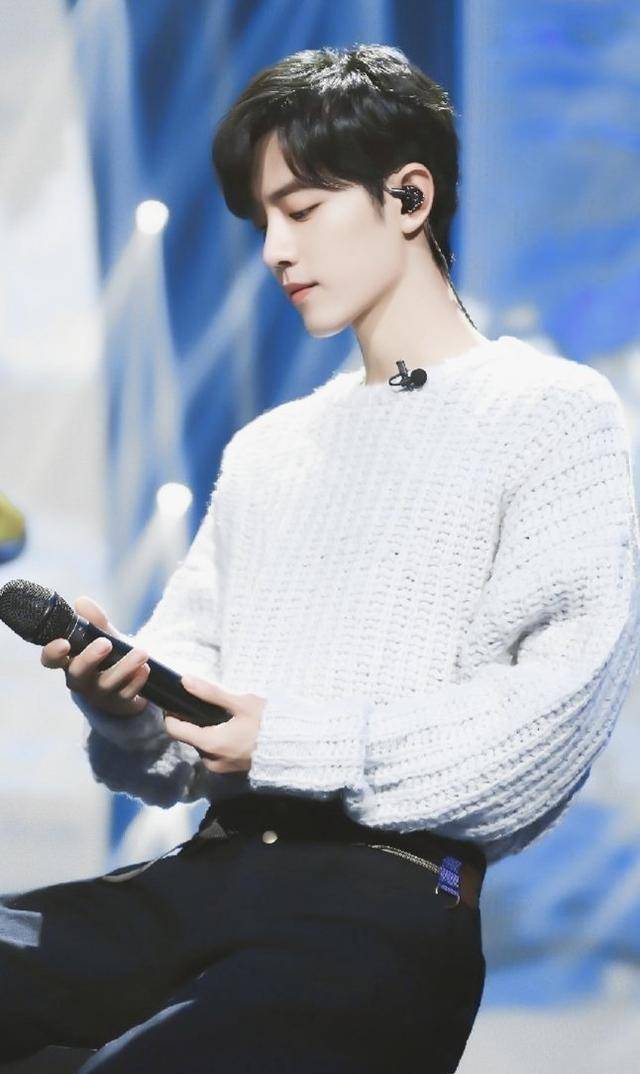 肖战侧颜杀,粉丝:被天使吻过的侧脸!_少年_气质_棱角