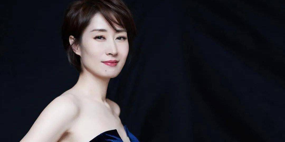由吴谨言,殷桃,何润东等主演的职场励志奋斗剧《正青春》正在热播.