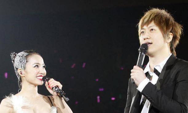 五月天阿信与蔡依林热恋,证据多达十几条,确有其事还是仅为猜测