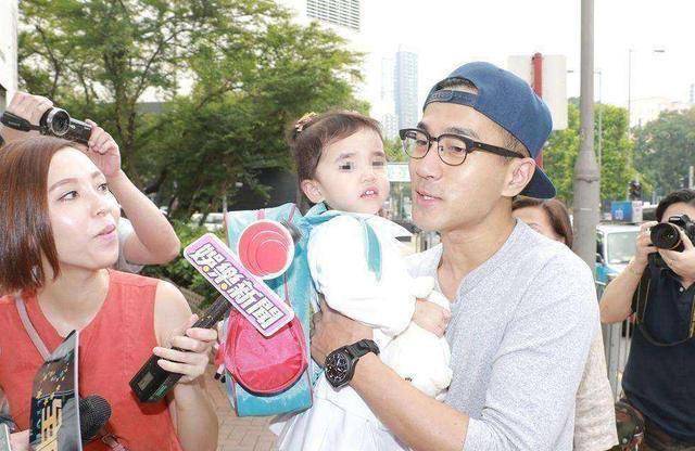 小糯米近照曝光,和杨幂如同复制粘贴,难怪不愿意公开_刘恺威_女儿