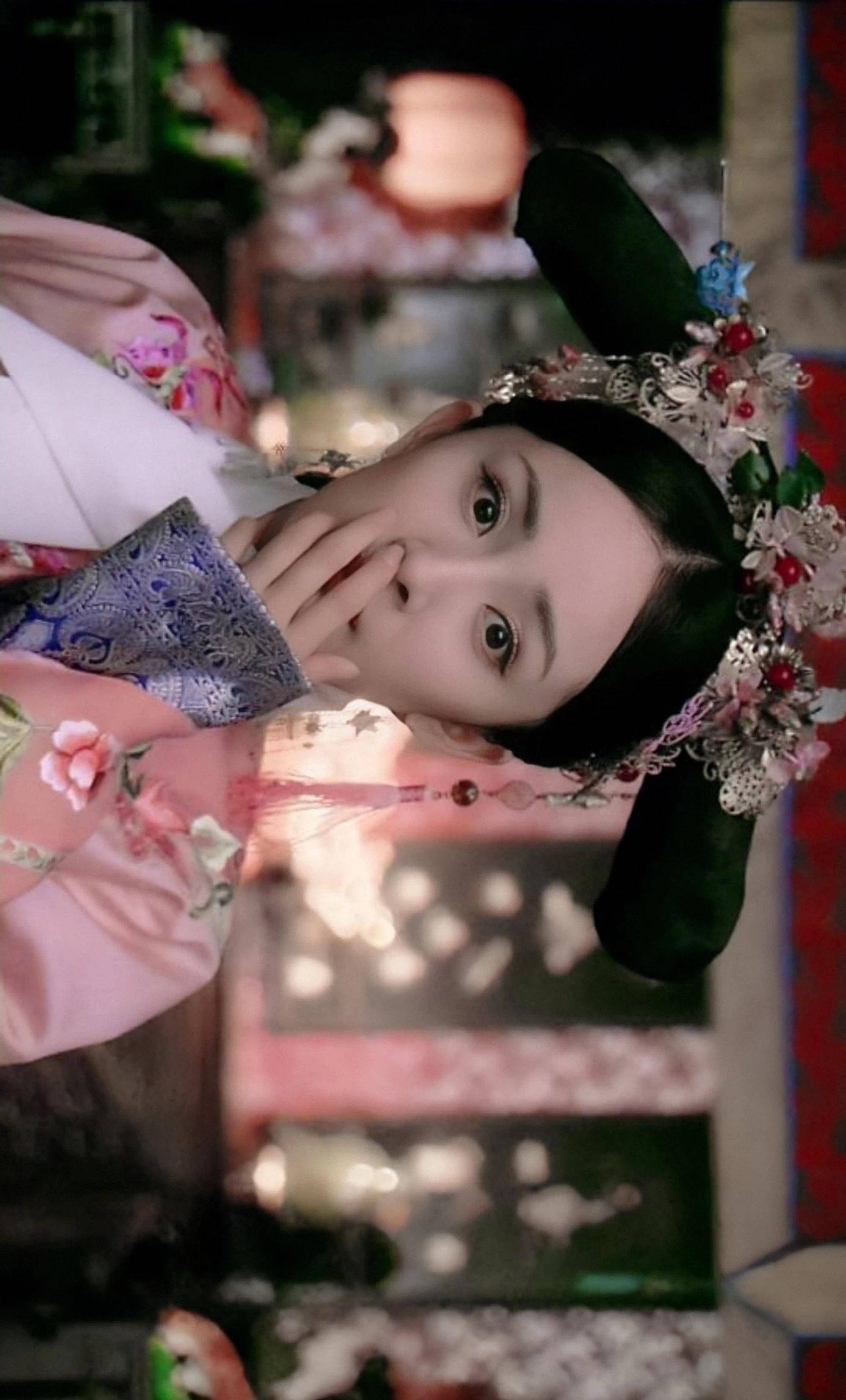 杨幂再穿清宫装温婉端庄,比当年活泼灵动的晴川还要美_聊斋_感觉_胡歌