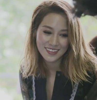 徐子淇拍摄杂志封面,鲜衣怒马翩翩佳人,堪称完美!_白马_成语_王子