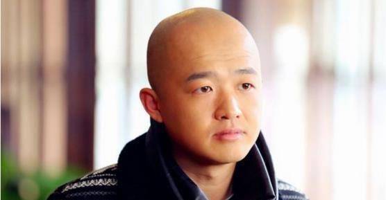 小角色的驾驭者包贝尔,自带亮点自带高智商,在娱乐圈寻找出路_形象