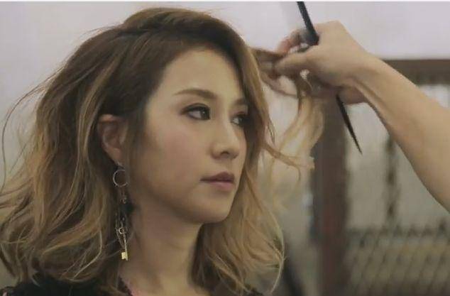 徐子淇拍摄杂志封面,鲜衣怒马翩翩佳人,堪称完美!_白马_成语_王子