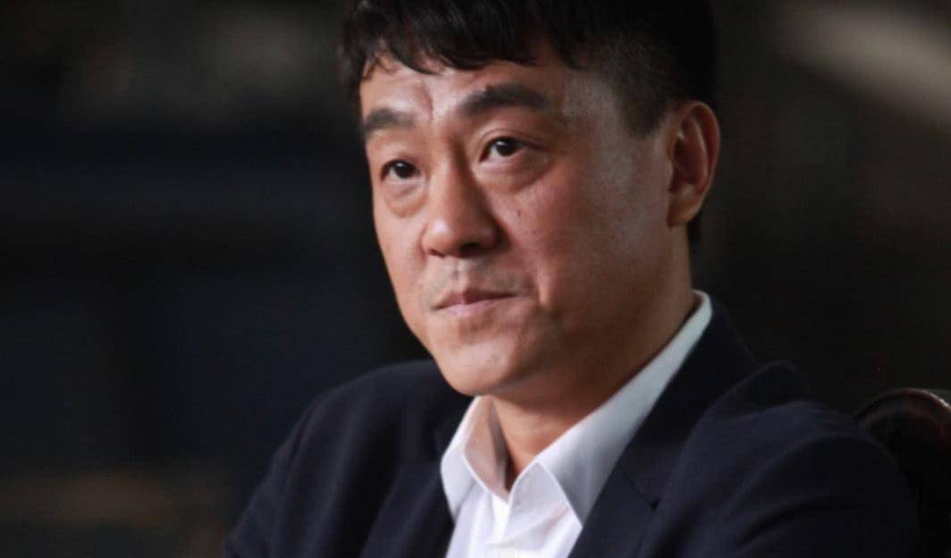 演员何冰"晚节不保",《后浪》演讲惹争议,网友对他人身攻击_视频_年轻