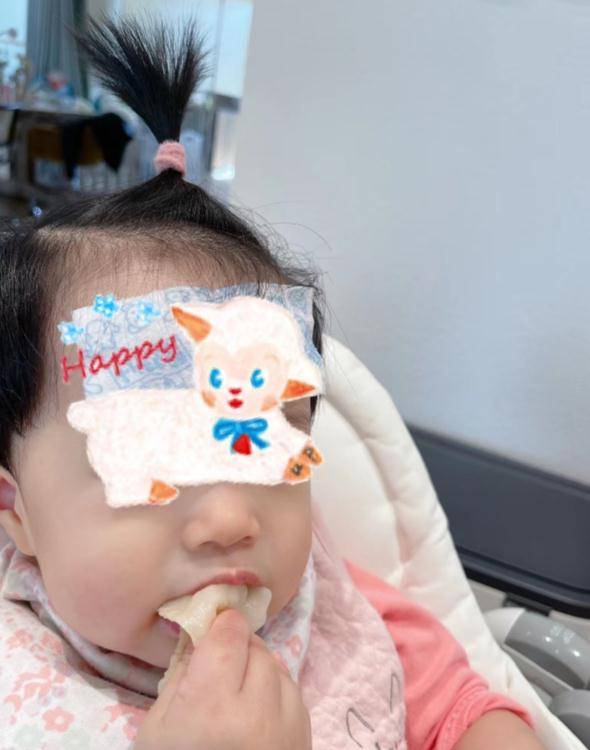 陈赫与大女儿同框照被曝,父女牵手共舞,安安腿长太抢镜!