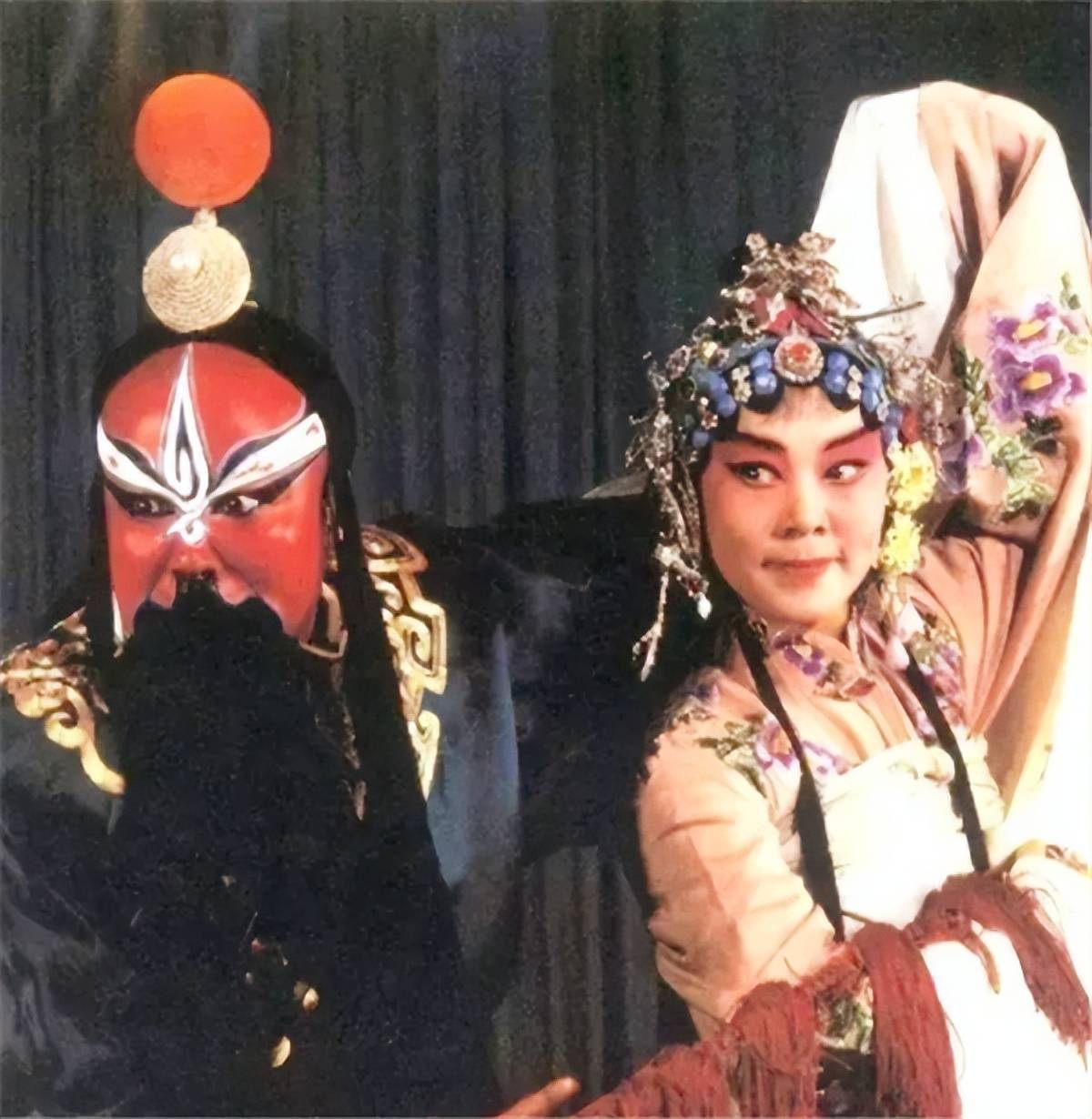 纪实"阿庆嫂"扮演者洪雪飞:52岁意外去世,丈夫以别样方式怀念_京剧