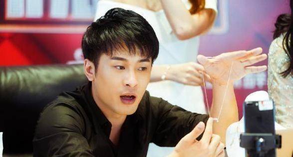 辛巴徒弟徐婕直播破亿!飙泪表示等师父回归,网友:天天哭!