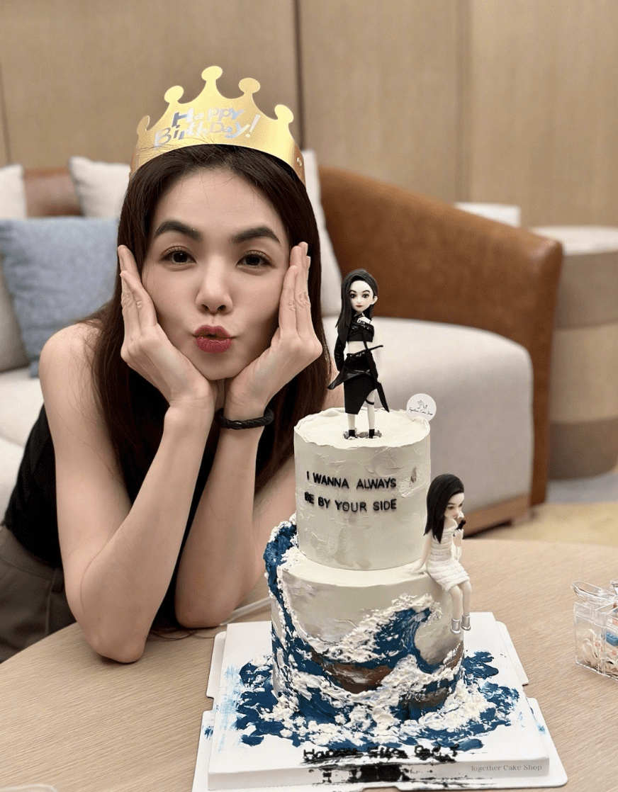 岁陈嘉桦庆生,仪式感满满,姐妹三人面带笑意心情好_selina_生日_ella