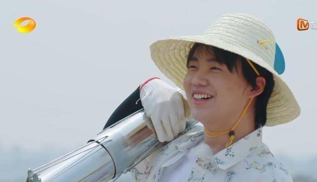 因为她,郭麒麟痛并快乐着_张子枫_妹妹_大林子