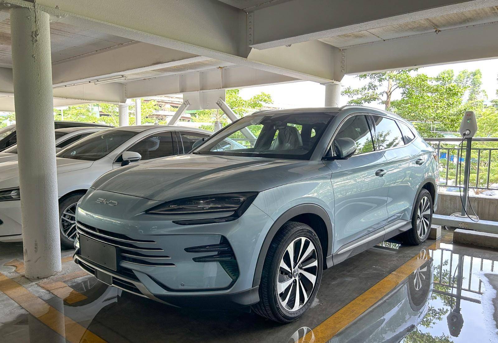 天青色实车质感不俗,6月19日上市,宋plus dm-i冠军版到店实拍_搜狐