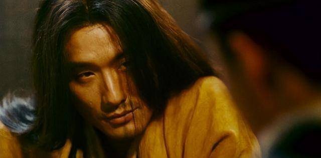 《东邪西毒》里狂傲不羁的黄药师.《情人》里儒雅忧郁的东尼.