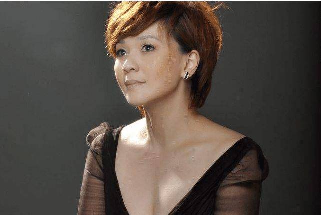 "怼天怼地"的柯以敏,走到今天的结局怪谁呢?_父母_生活_黄国伦