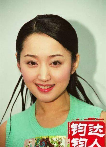 杨钰莹20年前绝美照曝光!颜值巅峰时有多美?她是怎么走红的?