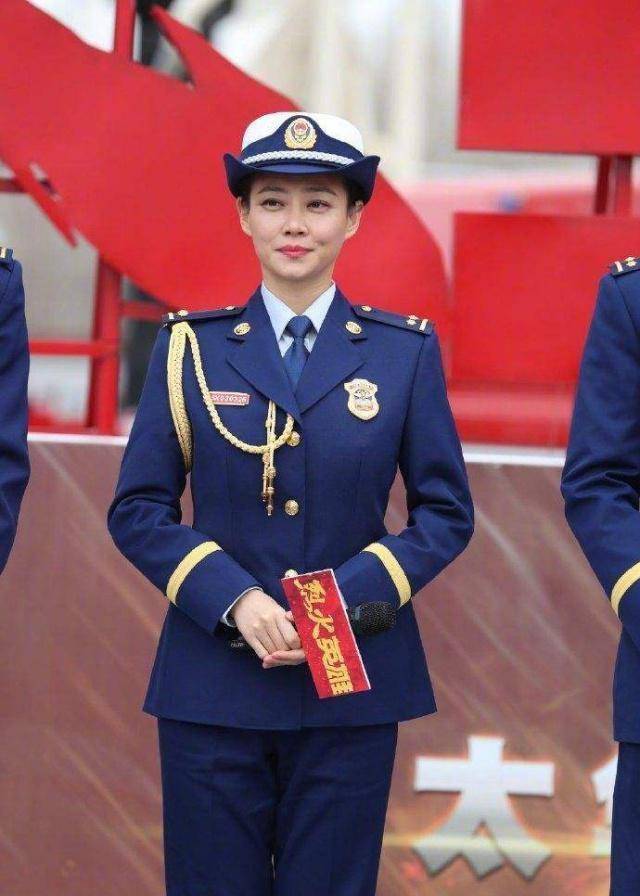 杨紫爸爸竟是消防队员,新电影《烈火英雄》谭卓是女一号演技燃爆_角色