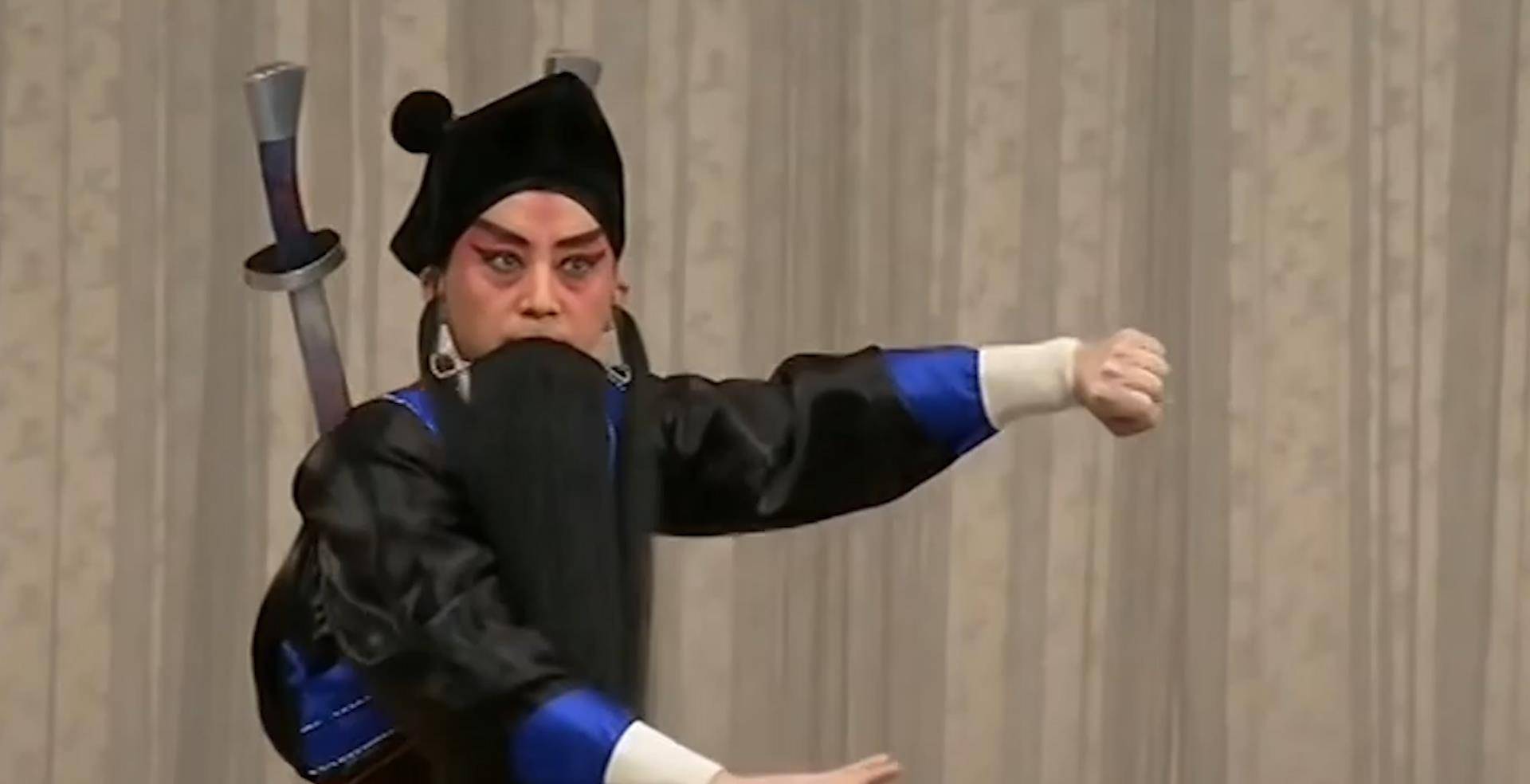 刘子蔚:因青青河边草走红,剧中追岳翎三次失败,为戏曲退出荧屏_京剧