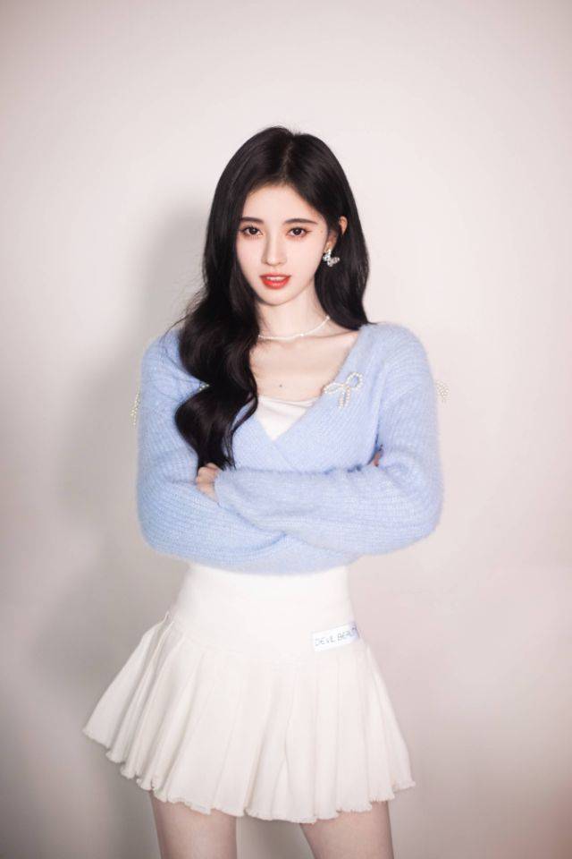 "四千年美女"鞠婧祎丁字泳衣照曝光,曲线堪比过山车._身材_穿着_感觉