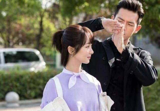 杨紫桃花朵朵开,《女心理师》后,再次遭到表白!_井柏然_热播_时候