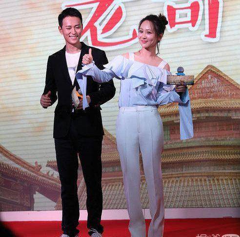 杨紫秦俊杰首度同台互怼秀恩爱我仿佛看到了新生版的邓超孙俪_格格