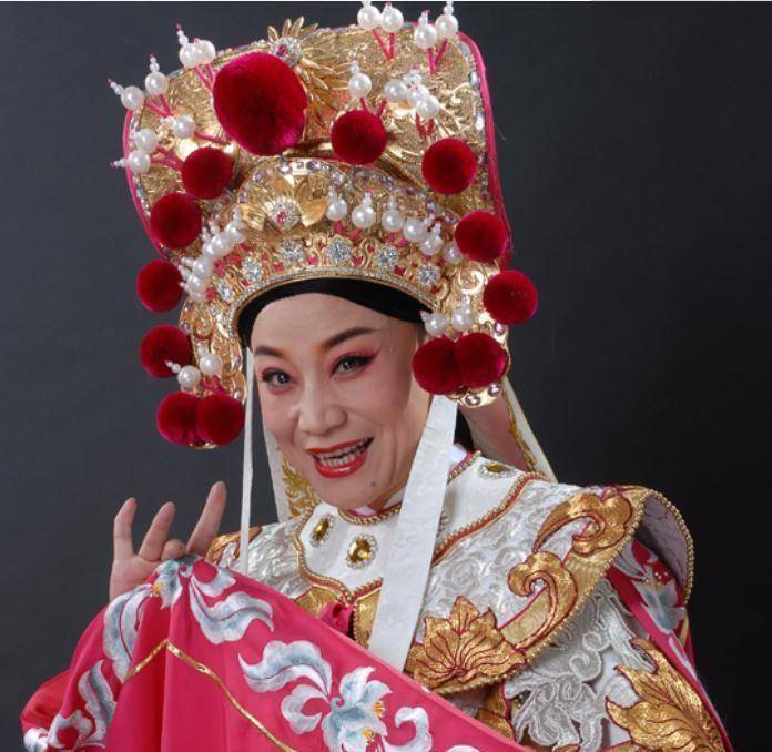 《花木兰》,《拷红》,《断桥》,《大祭桩》,《人欢马叫》,《红灯记》