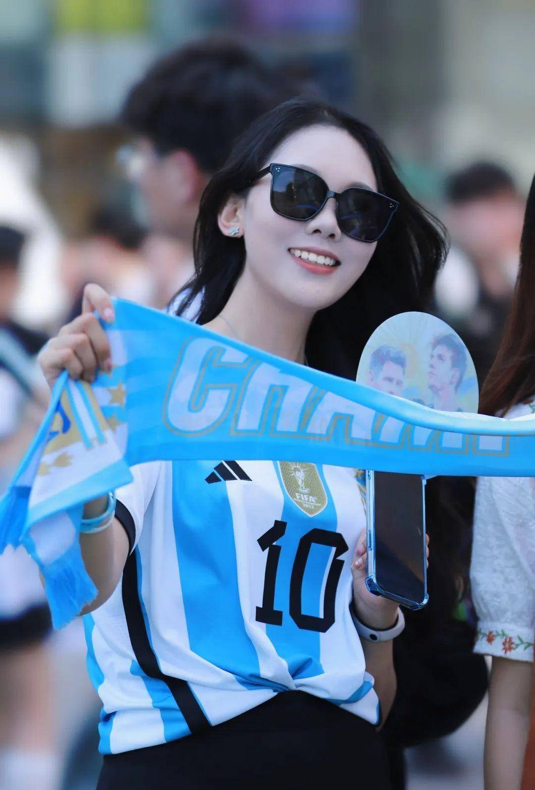 梅西女球迷聚集北京工体,网友:都是女人_魅力_名字_生活