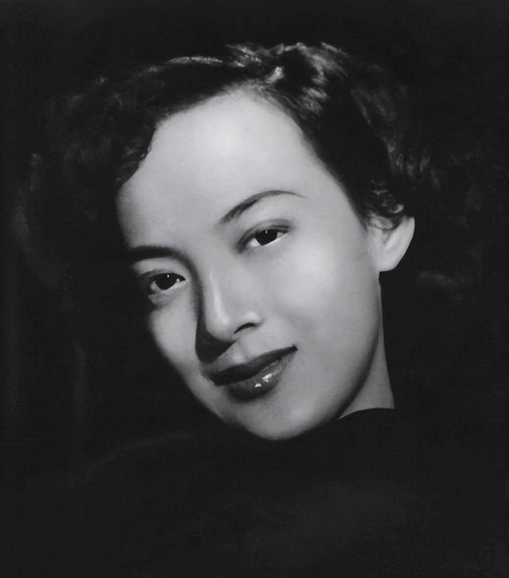 50年代最美女演员:遇贵人变丹凤,巅峰时退圈,嫁豪门65年成佳话_朱石麟
