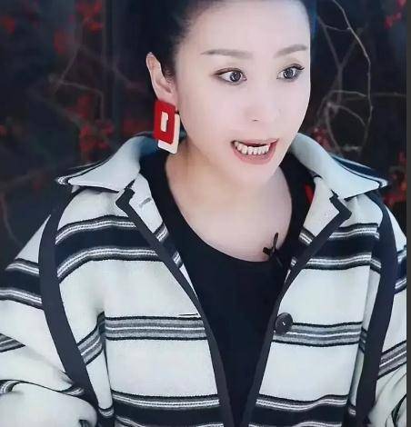 知名演员苗圃的女儿长大了,让无数网友都惊艳了_妈妈_孩子_基因