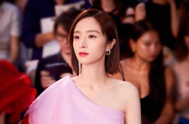 张铭恩为证明胡冰卿不是小三,可是不顾徐璐的感受亲自发文表示自己