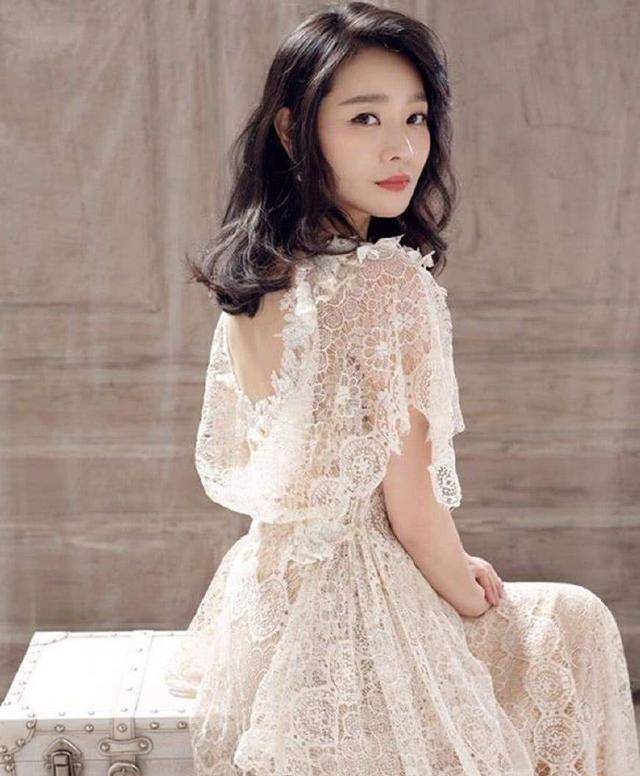 张嘉译戏中的"御用媳妇",合作四次未火,和张国立搭档一炮而红_维维