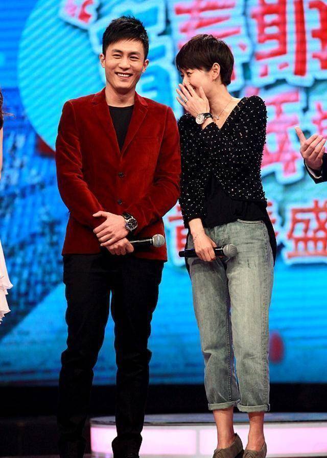 该名女子看上去跟杜淳年龄差不多,两人相处五六年,看着感情不错.