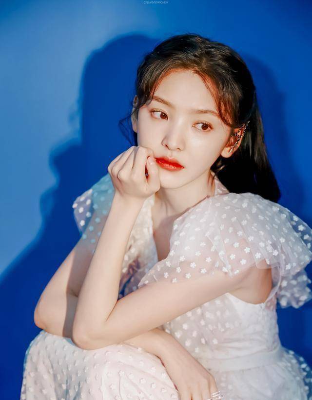 章若楠是怎么凭借宽眼距成为辨识度美女的?