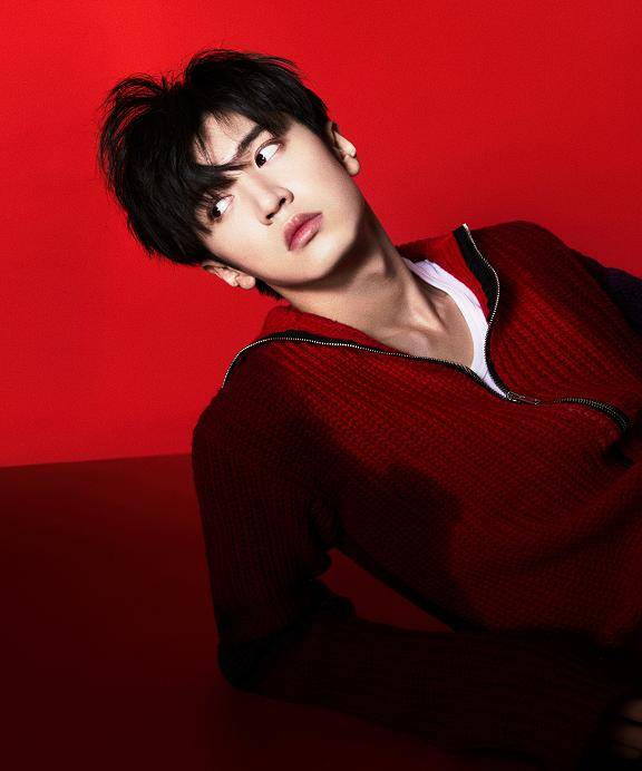 此次为rollacoaster_china出版方刚刚拍摄完成的年度封面写真大片