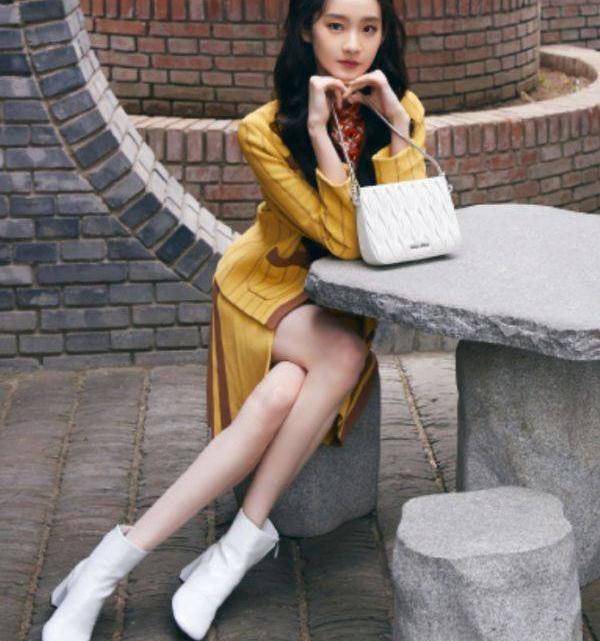 张艺凡"芭蕾腿"惹争议?