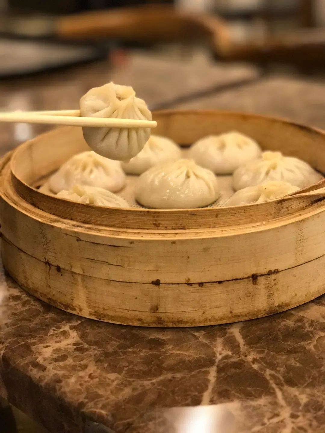 点几个正宗的川菜麻婆豆腐,鱼香肉丝,宫保鸡丁水煮肉