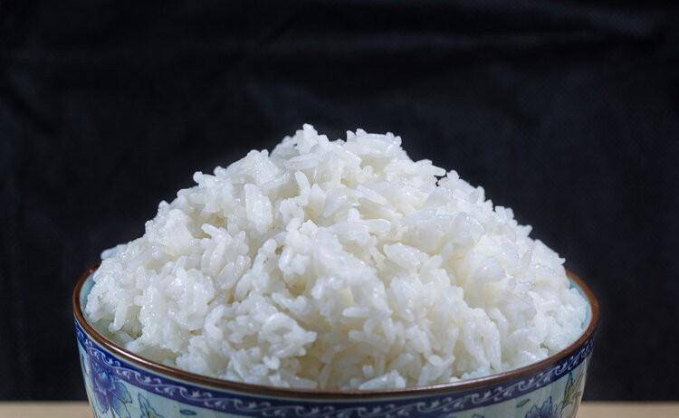 专家说:大米白面吃多了会导致肥胖糖尿病及心血管疾病高发!