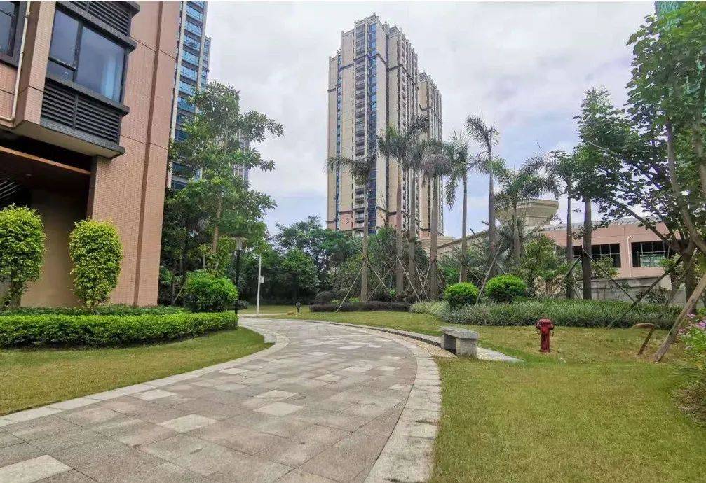 惠阳行政服务中心现已入驻的45家以上的行政单位,所有的行政办事窗口