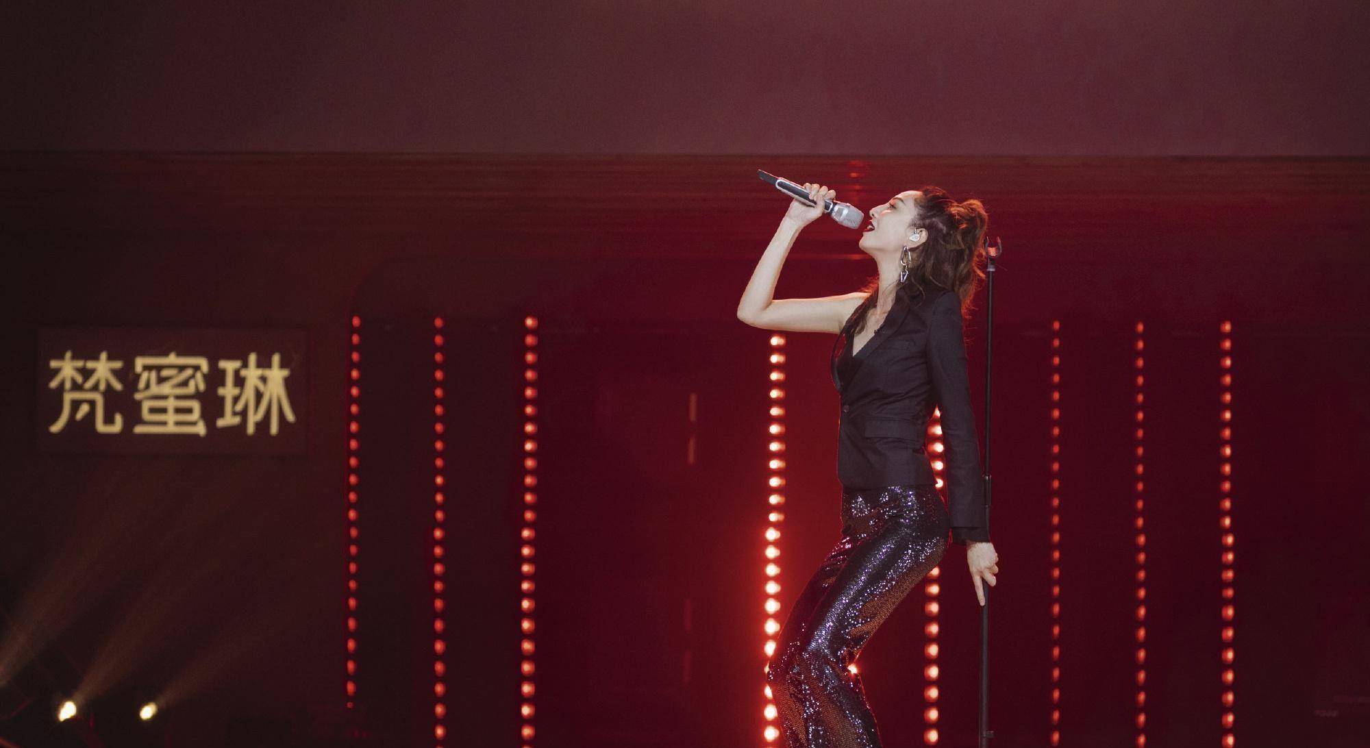 郑希怡在线喊话刘雨昕,并让维嘉牵线,才追星成功_应采儿_郑希仪_因为