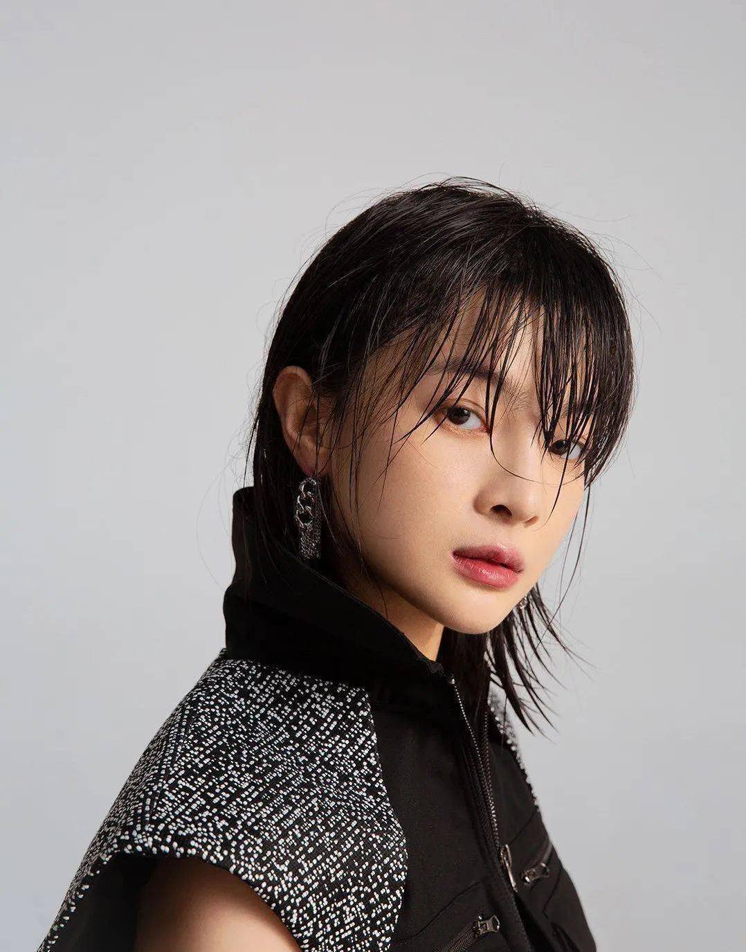 专访杨杏|从《觉醒年代》走出的易群先,恣意盛放_角色_剧本_进行