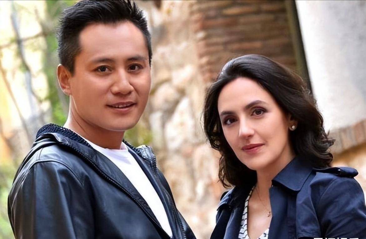 刘烨法国老婆罕见露面,43岁如六旬老太,面容苍老鱼尾纹很深_安娜_生活