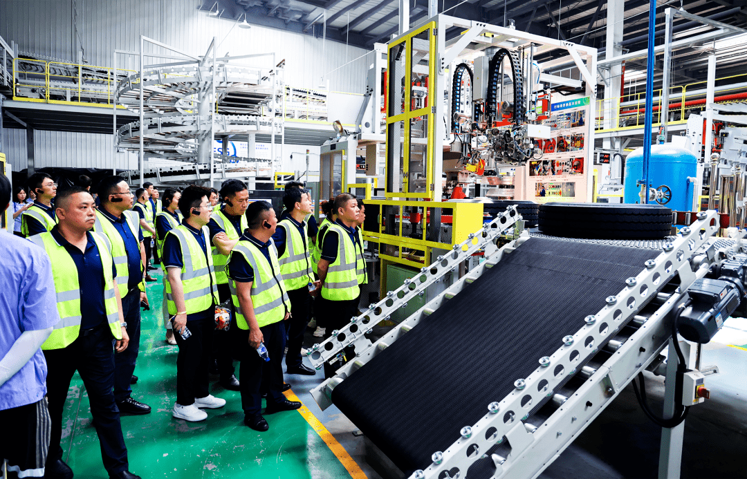 谋全局 谱新篇|玲珑轮胎2023卡客车轮胎经销商年中会议成功举办