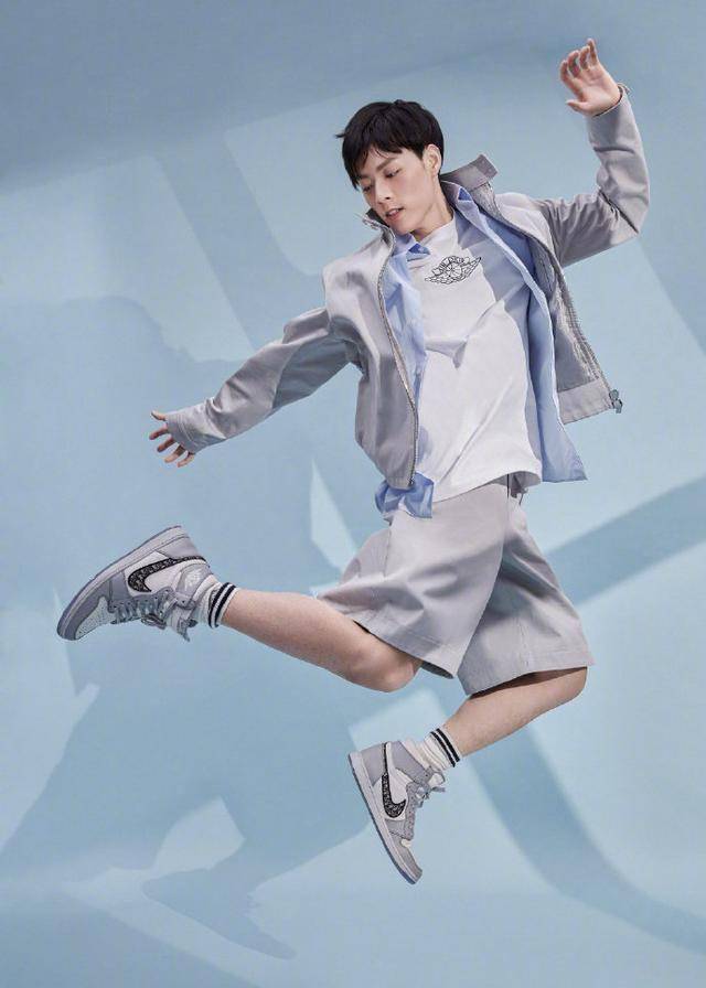 周杰伦上脚dioraj1!自称「全亚洲最速上脚」!_明星_张雨绮_示范