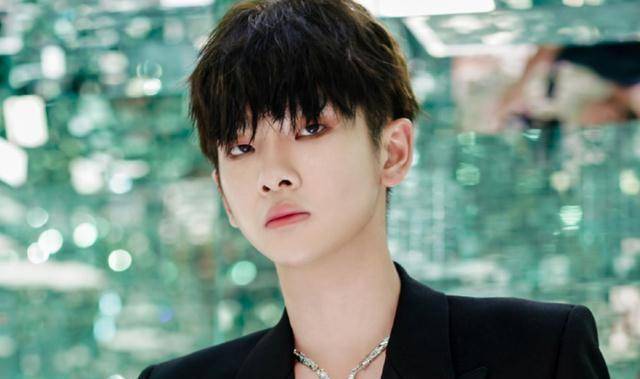 周震南父亲的事情被挖出,网友们自动分为两个阵营