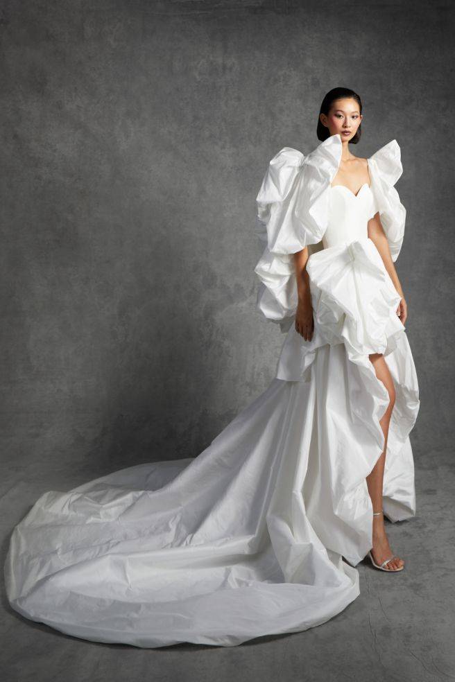 雕塑般的立体美感, viktor&rolf 2023 秋冬婚纱系列再次美到心坎底