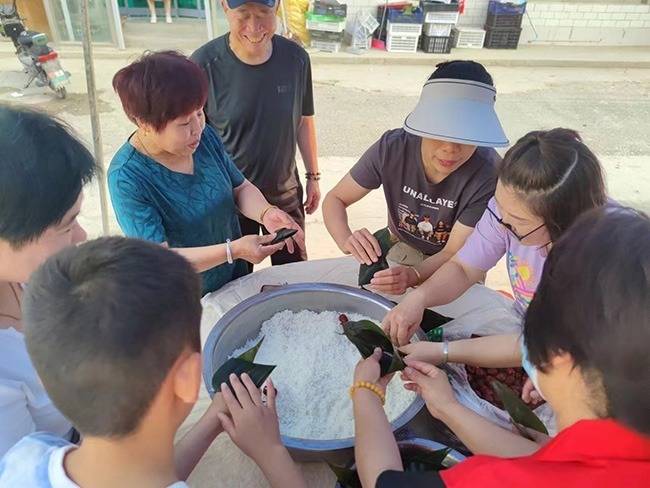 容城县平王乡开展"粽"享欢乐·浓情端午主题活动_居民_社区_节日