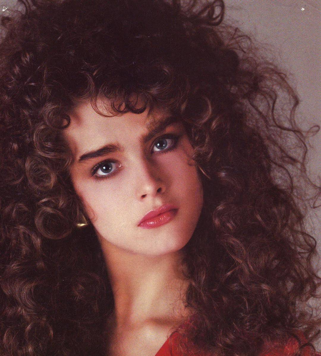 13岁惊艳世人,老公担心她不忠诚,比两个女儿都漂亮_泰丽_阿加西_母亲